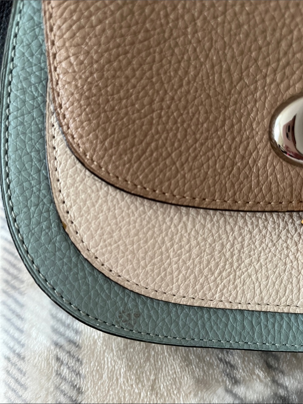 Coach Shoulder Bag ! 💼 - Picture 11 of 12